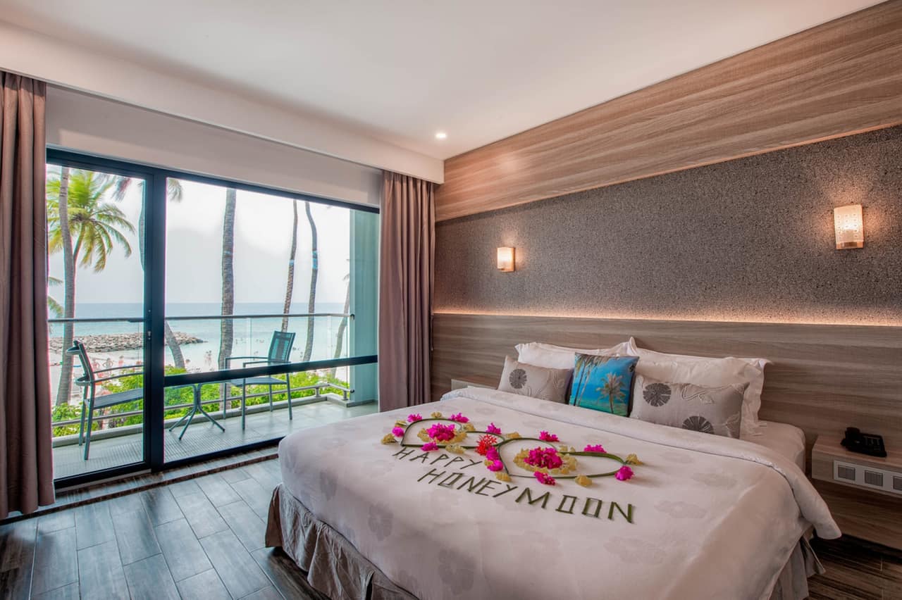 Deluxe Double Room with Balcony & Sea View with Honeymooners Escape